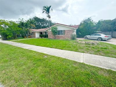 6020 Ne 18th Ter, House other with 4 bedrooms, 2 bathrooms and null parking in Fort Lauderdale FL | Image 3