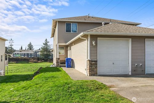 b-2905 11th Street, Everett, WA, 98201 | Card Image