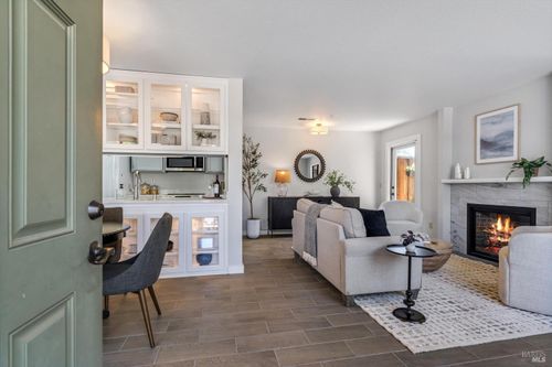 366 Piper St, Healdsburg, CA, 95448-3912 | Card Image