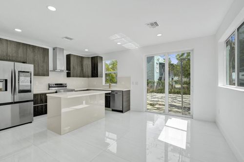 1213 W Las Olas Blvd, Fort Lauderdale, FL, 33312-1633 | Card Image