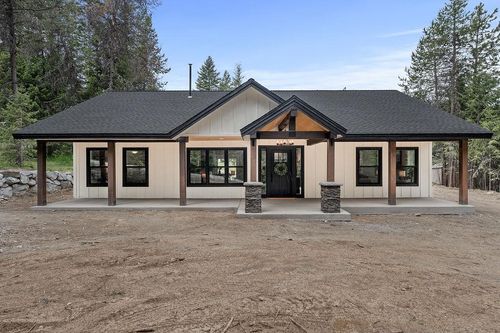 468 Diamond Dr, Newport, WA, 99156-8359 | Card Image