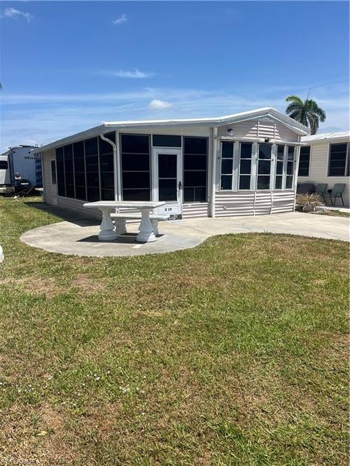 11064 Sunlight Ln, FORT MYERS, FL, 33908 | Card Image