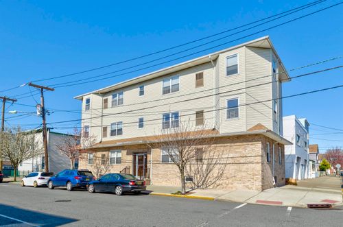 apt-2r-15 Isabella Ave, Bayonne, NJ, 07002-4373 | Card Image