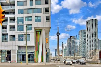 908W - 27 Bathurst St, Condo with 1 bedrooms, 1 bathrooms and 1 parking in Toronto ON | Image 1