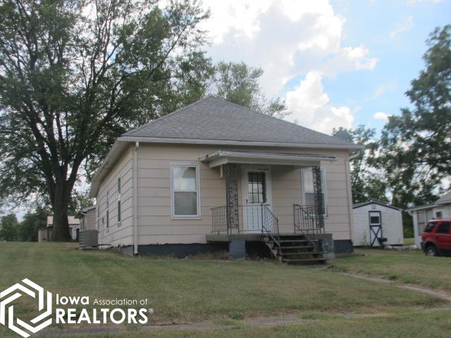 Woodlawn Ave, Chariton, IA 50049