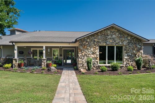 660 Pleasant Grove Rd, Hendersonville, NC, 28739-8569 | Card Image