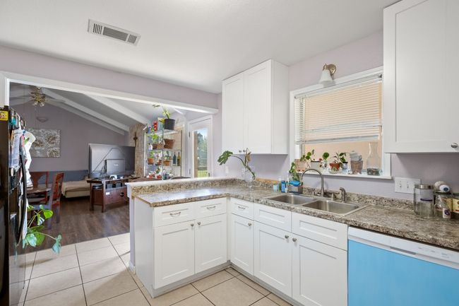 101 Homestead Rd, House other with 3 bedrooms, 3 bathrooms and 8 parking in Kyle TX | Image 6