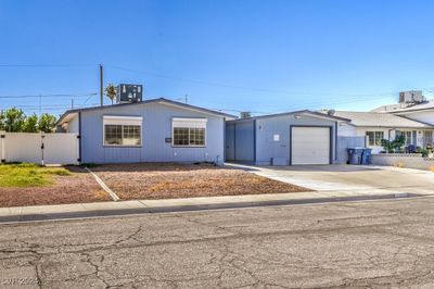 5435 Cortina Avenue, House other with 3 bedrooms, 2 bathrooms and null parking in Las Vegas NV | Image 3