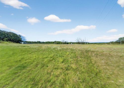 W7896 Loveland Road Road, Arlington, WI, 53955 | Card Image