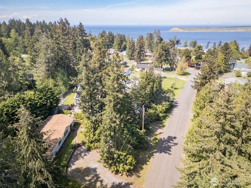 423 Fleming Dr, Sequim, WA, 98382-8643 | Card Image