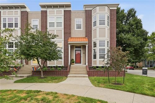 2901 Gentry Park, North Kansas City, MO, 64116-2915 | Card Image