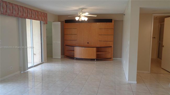 APT-102 - 7380 S Oriole Blvd, Condo with 3 bedrooms, 2 bathrooms and null parking in Delray Beach FL | Image 11