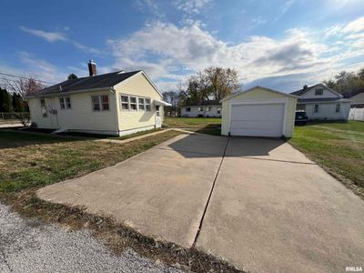 1519 N 15 Th Street, House other with 2 bedrooms, 1 bathrooms and null parking in QUINCY IL | Image 2