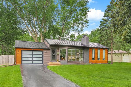 2913 Major Ave N, Golden Valley, MN, 55422-3134 | Card Image