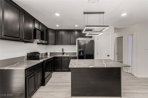 2820 Richfield Blvd, Las Vegas, NV, 89102-5971 | Card Image