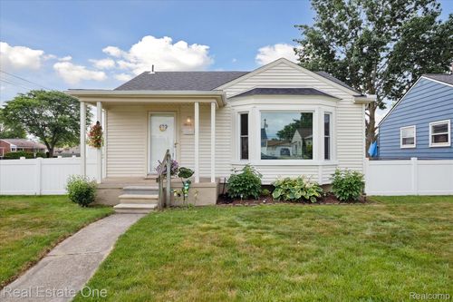29415 Sheridan St, Garden City, MI, 48135-2659 | Card Image