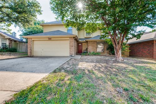 2103 Foley Dr, Arlington, TX, 76013-5326 | Card Image