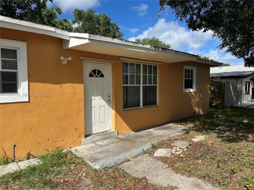 0-4141 Sw 32nd Dr, West Park, FL, 33023-5661 | Card Image