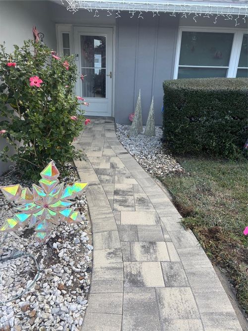 13454 Hacienda Dr, LARGO, FL, 33774-4609 | Card Image