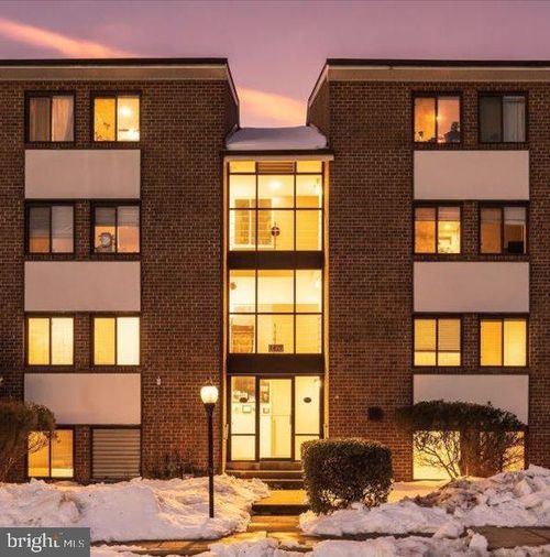 27-1427 Northgate Sq, RESTON, VA, 20190-3743 | Card Image