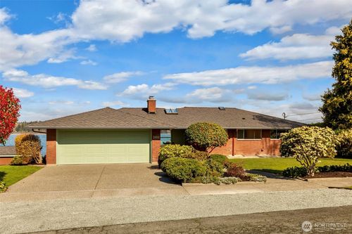 2402 11th St, Anacortes, WA, 98221-1452 | Card Image