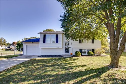 7733 Meadowlark Drive, Godfrey, IL, 62035 | Card Image