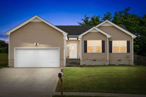 1382 Whitt Ln, Clarksville, TN, 37042-6777 | Card Image