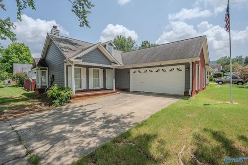147 Hollington Dr Ne, Huntsville, AL, 35811-8717 | Card Image