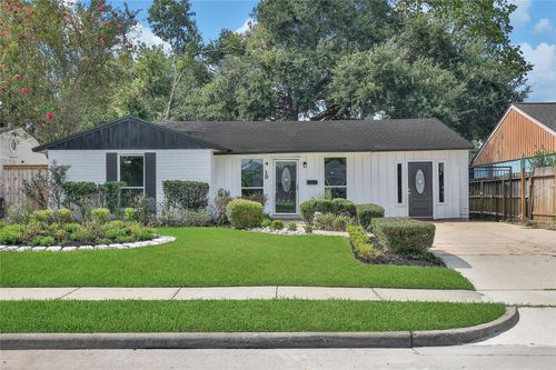 4019 Brookmeade Dr, Houston, TX, 77045-5507 | Card Image
