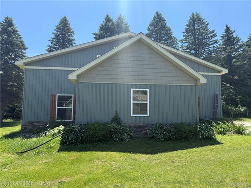 2248 Granger Rd, Ortonville, MI, 48462-9201 | Card Image