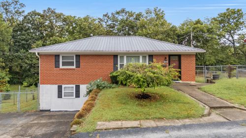 328 Westland Dr, Frankfort, KY, 40601-5520 | Card Image