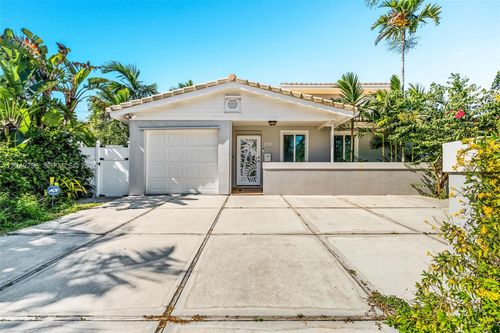 517 Ne 2nd Pl, Dania Beach, FL, 33004-2901 | Card Image