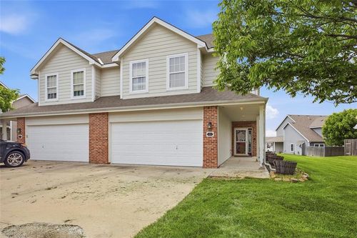 385 W Acorn St, Gardner, KS, 66030-9228 | Card Image