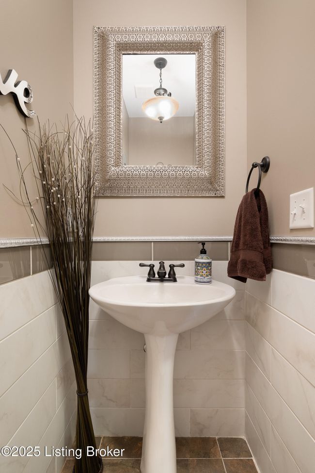 905 Fossil Creek Cir, House other with 4 bedrooms, 3 bathrooms and null parking in Louisville KY | Image 28