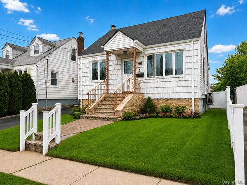 494 Lincoln St, Cedarhurst, NY, 11516-1223 | Card Image