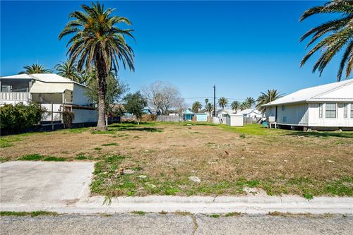 1144 S Arch St, Aransas Pass, TX, 78336-5212 | Card Image