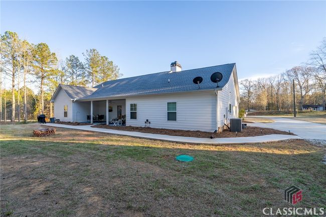 5761 W Dixie Hwy, House other with 4 bedrooms, 3 bathrooms and 4 parking in Rutledge GA | Image 37