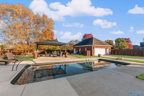 365 Weatherford Dr Nw, Madison, AL, 35757-7590 | Card Image