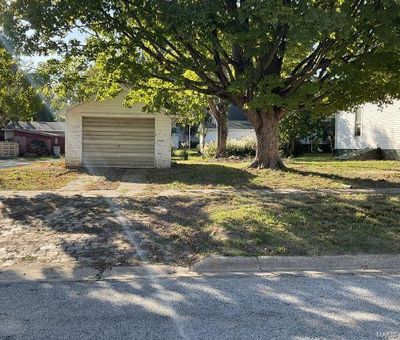 View of yard with a garage | Image 3