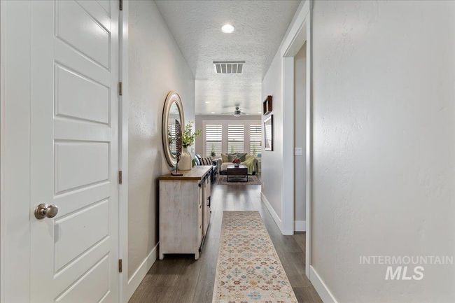 300 S Adventure Way, House other with 3 bedrooms, 2 bathrooms and 2 parking in Kuna ID | Image 13