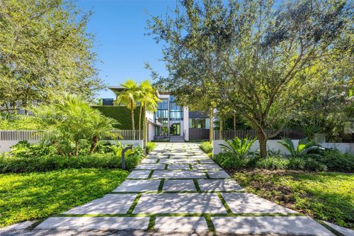 132 Paloma Dr, Coral Gables, FL, 33143-6545 | Card Image