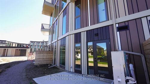 b118-2082 Lumen Dr, London, ON, N6K0L3 | Card Image