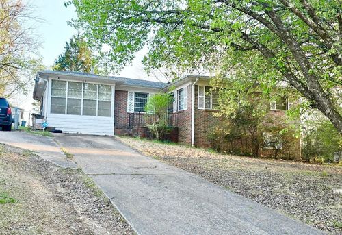 109 26th Ave Nw, Center Point, AL, 35215-2520 | Card Image