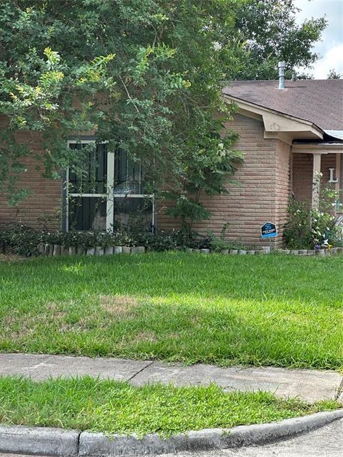 3719 Heatherbrook Dr, Houston, TX, 77045-5618 | Card Image