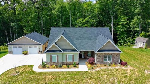 1070 Nauvoo Ridge Dr, Tobaccoville, NC, 27050-9182 | Card Image