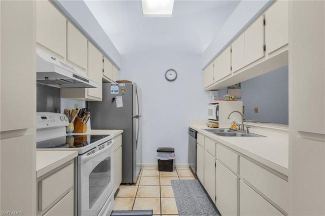 APT-502 - 7596 Captains Harbor Dr, Condo with 2 bedrooms, 2 bathrooms and 4 parking in Bokeelia FL | Image 5
