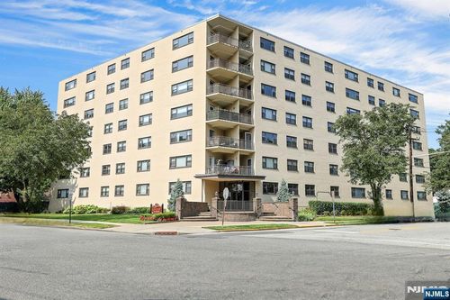 25 Grand Ave, Hackensack, NJ, 07601-4619 | Card Image