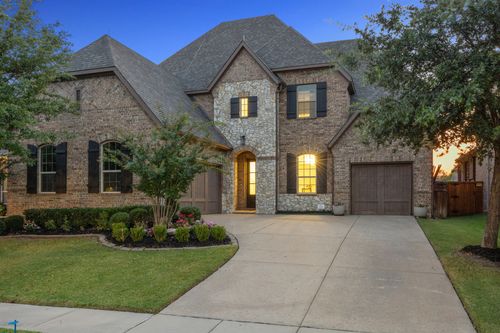 2252 Hidalgo Dr, Carrollton, TX, 75010-4966 | Card Image