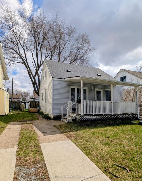 37 Mcnaughton Rd, Welland, ON, L3B2R4 | Card Image