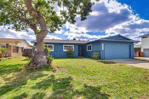 10425 Nate Way, Santee, CA, 92071-4925 | Card Image